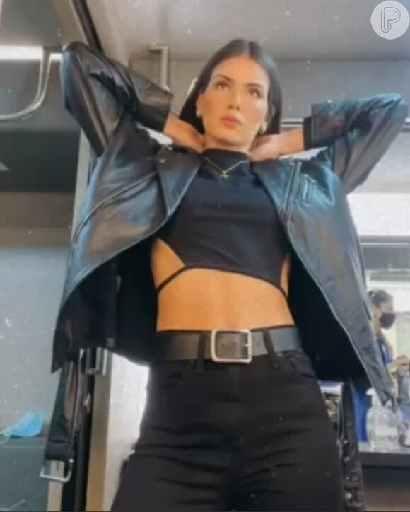 Em 'Verdades Secretas 2', Camila Queiroz usou mais recortes e peças sexies como Angel