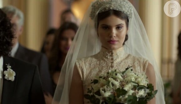 Camila Queiroz movimentou a web com o look de noiva de Angel em 'Verdades Secretas'