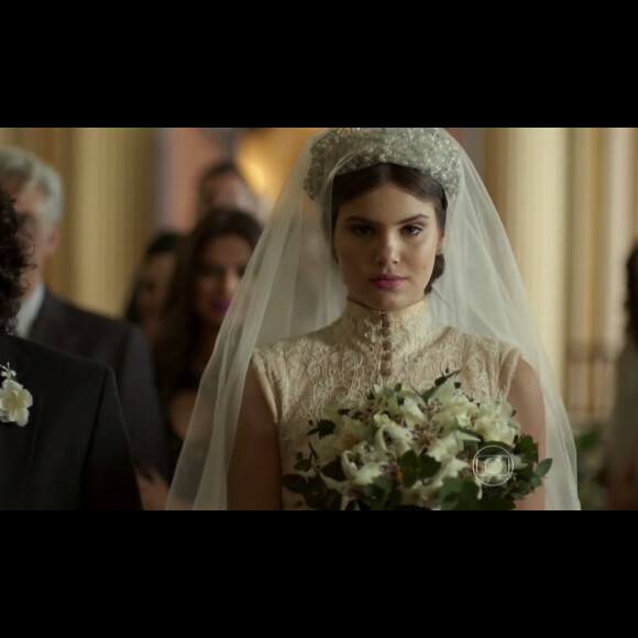 Camila Queiroz movimentou a web com o look de noiva de Angel em 'Verdades Secretas'