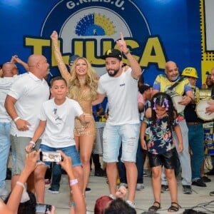 Lexa interagiu com integrantes da Unidos da Tijuca