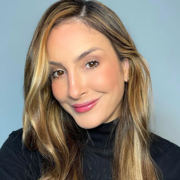 Claudia Leitte refletiu sobre saudade: 'O vai e vem constante nunca tornou a saudade menor'