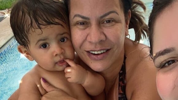 Mãe de Marília Mendonça mostra o neto em novo vídeo e momento encanta a web