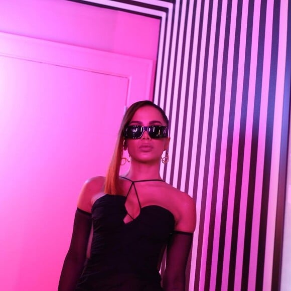 No sábado, Anitta cantou na final da Libertadores