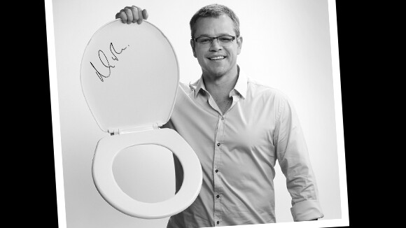 Matt Damon inicia campanha contra uso do banheiro