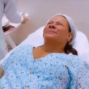 Ruth Moreira, mãe de Marília Mendonça, faz botox para subir ao palco e ganhar prêmio no lugar da filha