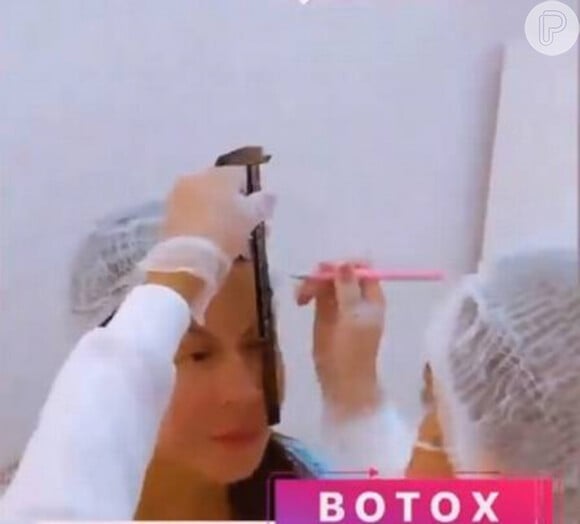 Mãe de Marília Mendonça, Ruth Moreira filmou a visita a uma clínica de estética e postou nas redes sociais