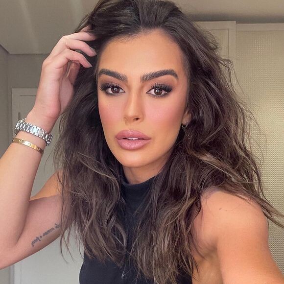 'BBB 22': Mari Saad tem um perfil semelhante ao de Bianca Andrade, conhecida como Boca Rosa, por ser uma influencer e blogueira com foco em beleza, maquiagem e por ter criado a própria marca de cosméticos