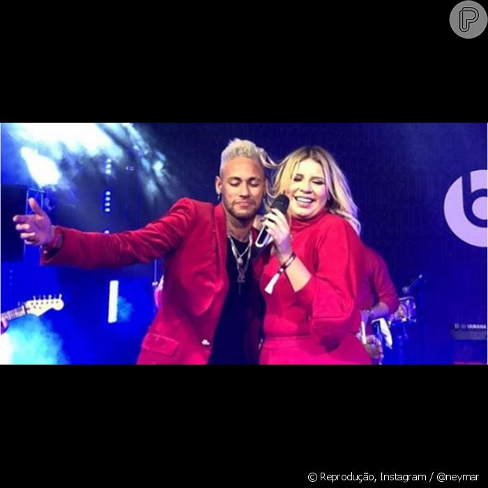 Durante o Natal, Neymar se filmou cantando trecho da música de Henrique e  Juliano e dedicou à Marília Mendonça - Purepeople