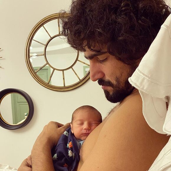 Thaila Ayala agradeceu pelo prazer de conseguir ser mãe e enalteceu o marido, Renato Góes