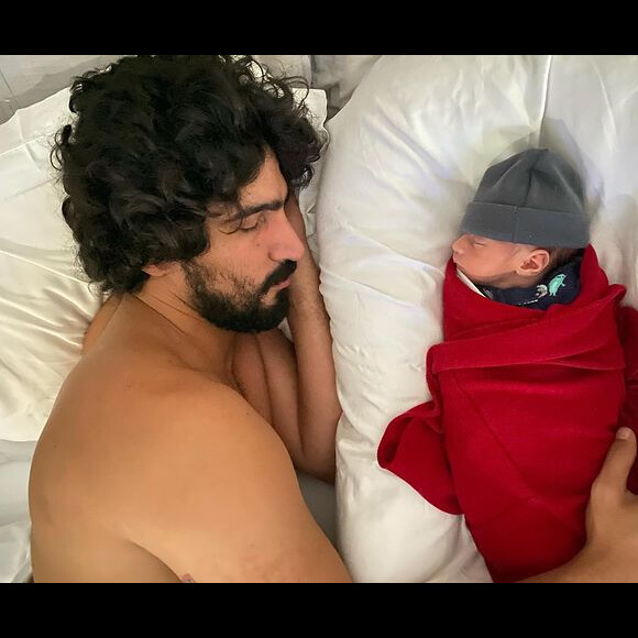 Thaila Ayala explicou que, se não fosse pelo marido, o também ator Renato Góes, sequer teria saído da cama para comer