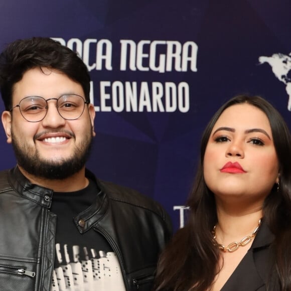 Cantor Maurílio e Luiza, com quem fazia dupla, em uma das suas últimas fotos, em show em novembro de 2021