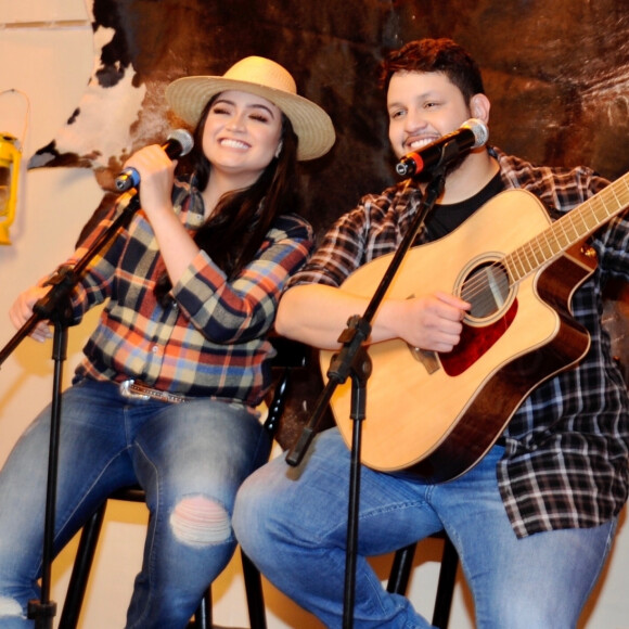 Luiza & Maurílio explodiram no cenário sertanejo com o hit 'S de Saudade'