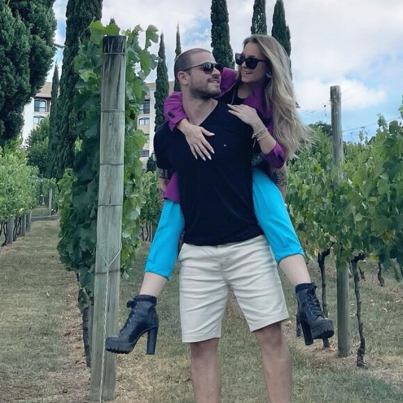 Carla Diaz e Felipe Becari estão viajando pelo Sul do Brasil