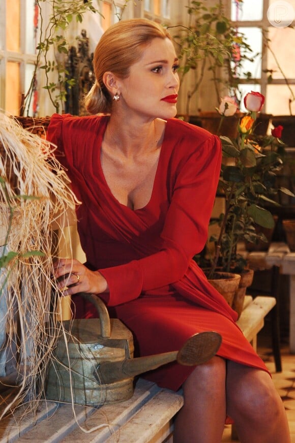 Foto: Priscila Fantin fez sucesso com a personagem Serena, na novela 'Alma  Gêmea'. Ela era par romântico do botânico Rafael (Eduardo Moscovis) -  Purepeople