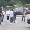 Neymar chega de helicóptero para participar de tarde de autógrafos em um shopping de Campinas, SP, em 14 de março de 2013