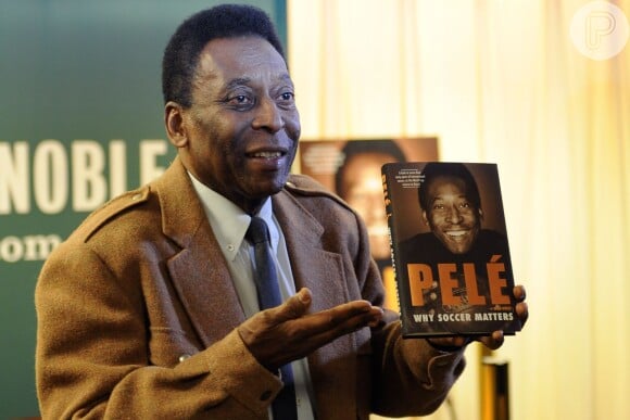 Aos 74 anos, Pelé 'alimenta-se bem, sem alterações hemodinâmicas ou respiratórias'