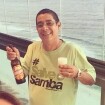 Após cirurgia, Zeca Pagodinho comemora com cerveja a alta médica: 'Um brinde!'