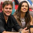 Breno Simões e Paula Amorim engataram romance nas últimas semanas do 'BBB 18' e chegaram ao top 6 e 5 do programa, respectivamente