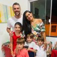 Mariana Felício e  Daniel Saullo estão juntos desde o 'BBB 6', onde engataram romance após se reencontrarem e hoje têm quatro filhos 