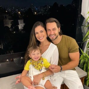 Juntos desde o 'BBB 13', Elieser Ambrosio e Kamilla Salgado são pais do bebê Bento