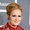 Adele posa no tapete vermelho do Grammy 2012, em Los Angeles, em fevereiro de 2013