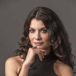 Bárbara (Alinne Moraes) tenta se matar na novela 'Um Lugar ao Sol'