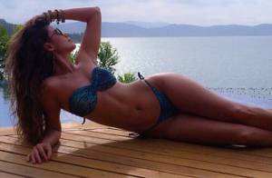 Paula Fernandes exibe curvas em foto de biquíni e ganha elogios: 'Linda demais'