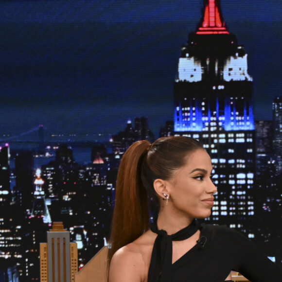 Anitta sobre o 'ficante' jogador de futebol americano: 'Eu sei que ele vai vencer [o SuperBowl] porque eu vou me certificar de que ele vai ter uma grande noite antes'