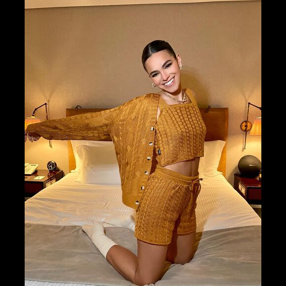 Bruna Marquezine comentou elogios de 'lindinho' e 'gatinho' respectivamente nas fotos de Enzo Celulari e Ricky Tavares