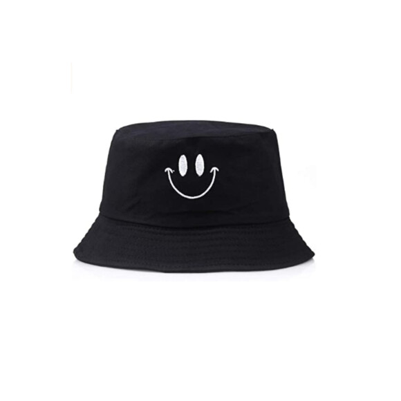 Na cor preta, o bucket hat é versátil: esse modelo é o Chapéu Balde Unissex Smile, Bestag