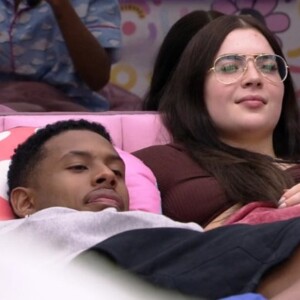 Jade Picon afirmou que, se quisesse, já poderia ter ficado com Paulo André no 'BBB 22'