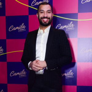 Gil do Vigor prestigiou a festa de aniversário da influencer e apresentadora Camila Loures