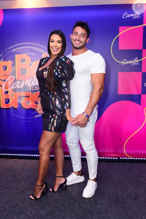 Ivy Moraes e o namorado, Fernando Borges, marcaram presença na festa de aniversário da influencer e apresentadora Camila Loures