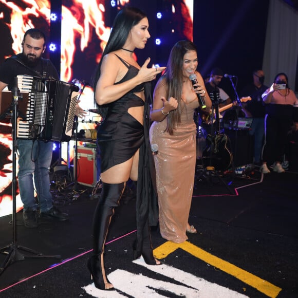 Aniversário de Camila Loures teve atrações como Simone e Simaria