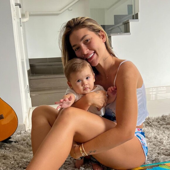 Uma nutricionista, com 85 mil seguidores, criticou a atitude de Virgínia Fonseca e chamou de 'irresponsabilidade'