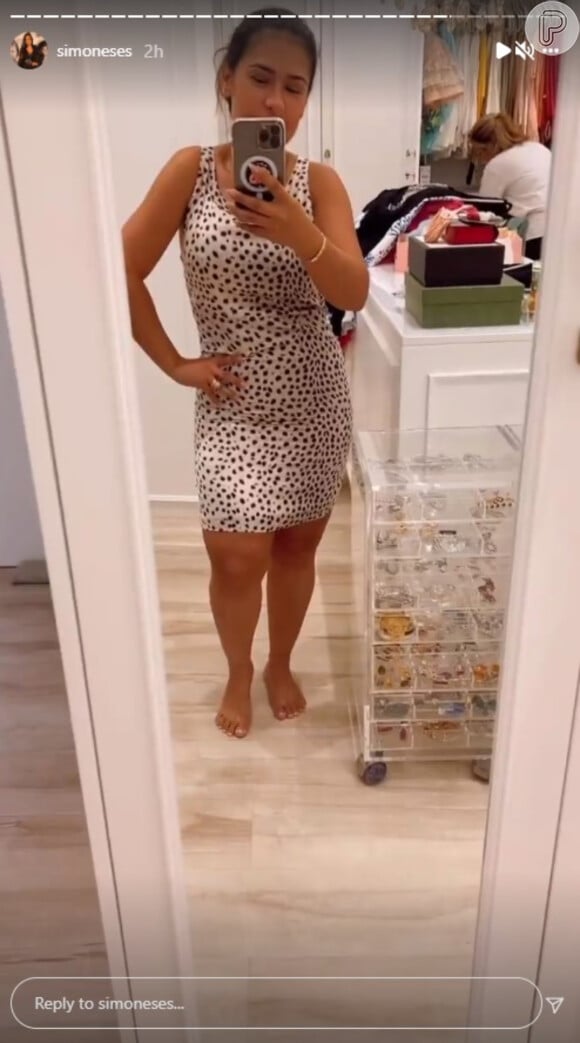 Simone Mendes entrou em vestido tubinho antigo após secar 25 kg