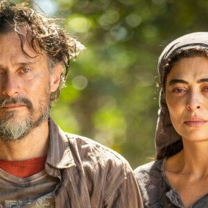 Gil (Enrique Diaz) e Maria Marruá (Juliana Paes) perdem 3 filhos, são engados e se mudam para o MS na novela 'Pantanal'