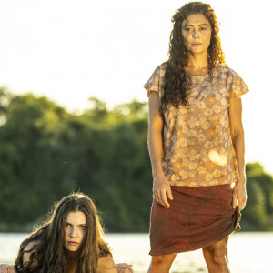 Gil (Enrique Diaz) e Maria Marruá (Juliana Paes) vão para o Pantanal e lá nasce Juma (Alanis Guillen)