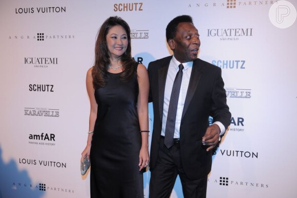 Pelé planeja agora oficializar a união com a empresária Márcia Cibele Aoki em março de 2015
