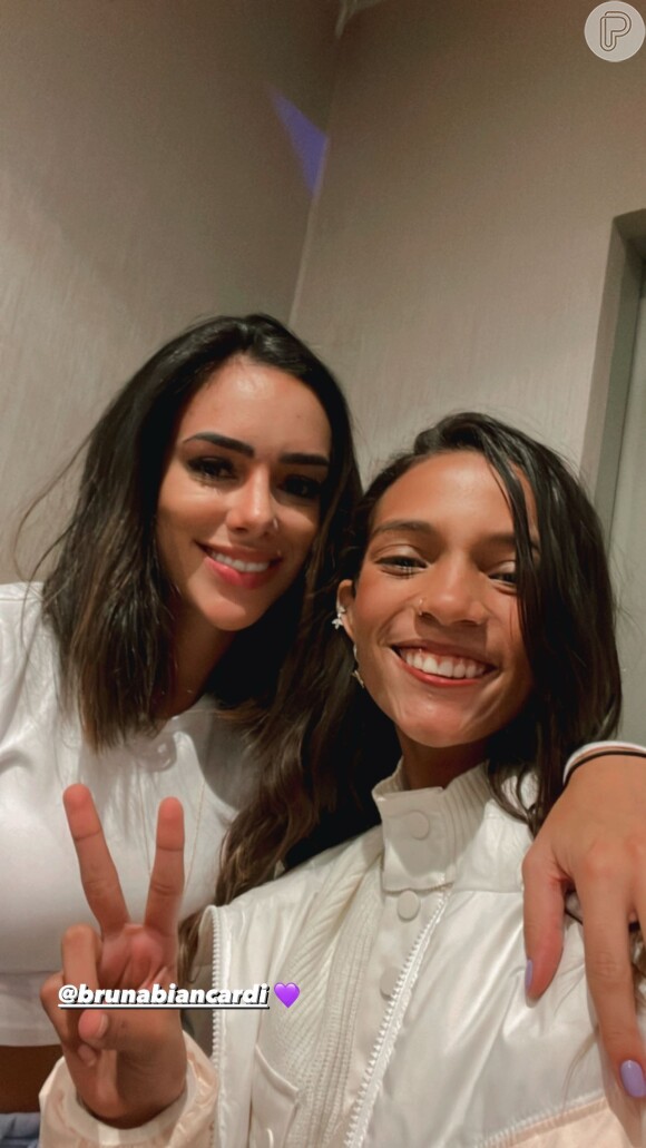 Rayssa Leal também postou foto ao lado de Bruna Biancardi, namorada de Neymar