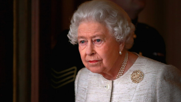 Com Covid, Rainha Elizabeth II, aos 95 anos, tem 'sintomas leves de resfriado', diz Palácio