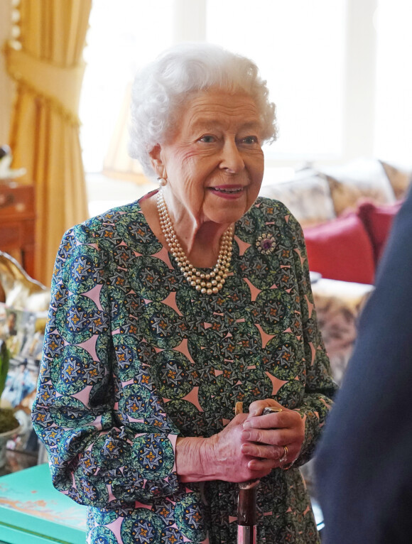 A Rainha Elizabeth II está com 'sintomas leves de resfriado' após contrair Covid-19, informou o Palácio de Buckingham em 20 de fevereiro de 2022