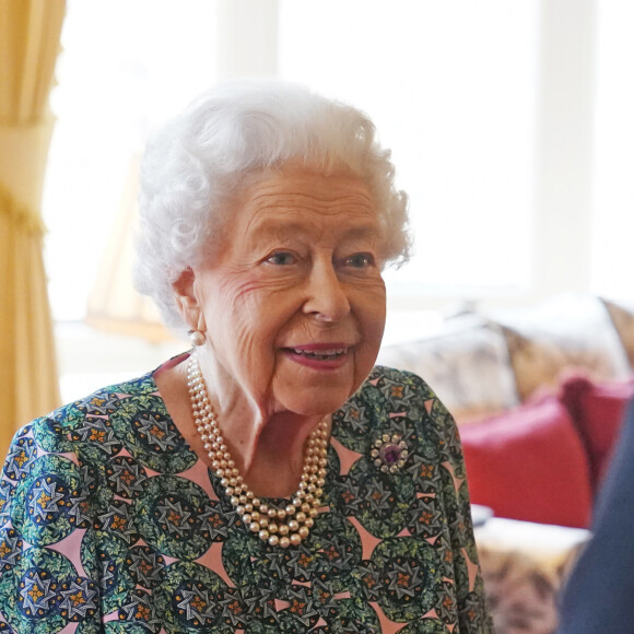 A Rainha Elizabeth II está com 'sintomas leves de resfriado' após contrair Covid-19, informou o Palácio de Buckingham em 20 de fevereiro de 2022