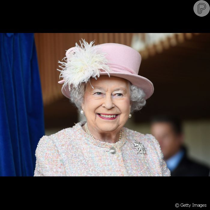 A Rainha Elizabeth II tem 95 anos e contraiu a Covid-19