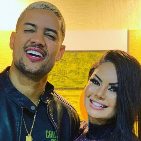 Marido de Paulinha Abelha faz apelo por melhora da cantora