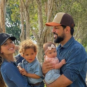 Biah Rodrigues e Sorocaba são pais de Theo, de 1 ano e 9 meses, e Fernanda de três meses
