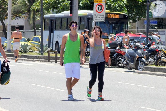 Reynaldo Gianecchini aproveita o domingo de sol no Rio de Janeiro para se exercitar