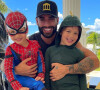 Gusttavo Lima postou foto com os filhos, Gabriel e Samuel, vestidos para o Carnaval neste sábado (26)