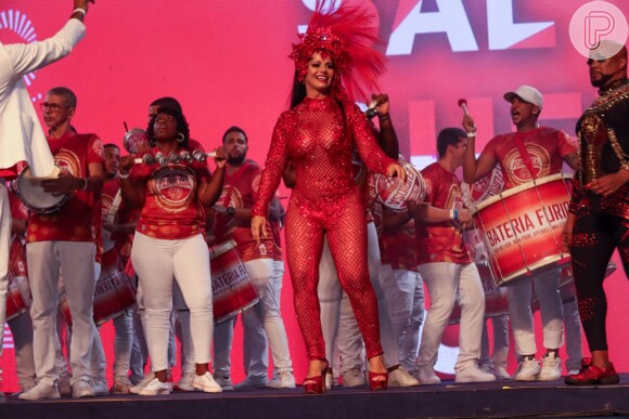 Viviane Araújo esteve no evento de abertura do Rio Carnaval 2022 com o Salgueiro, que serve como prévia dos desfiles dos dias 22 e 23 de abril