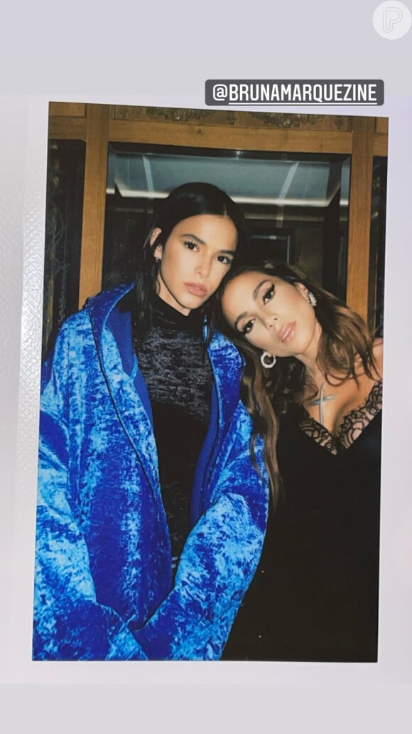  Bruna Marquezine e Anitta se encontraram durante Semana de Moda de Paris 